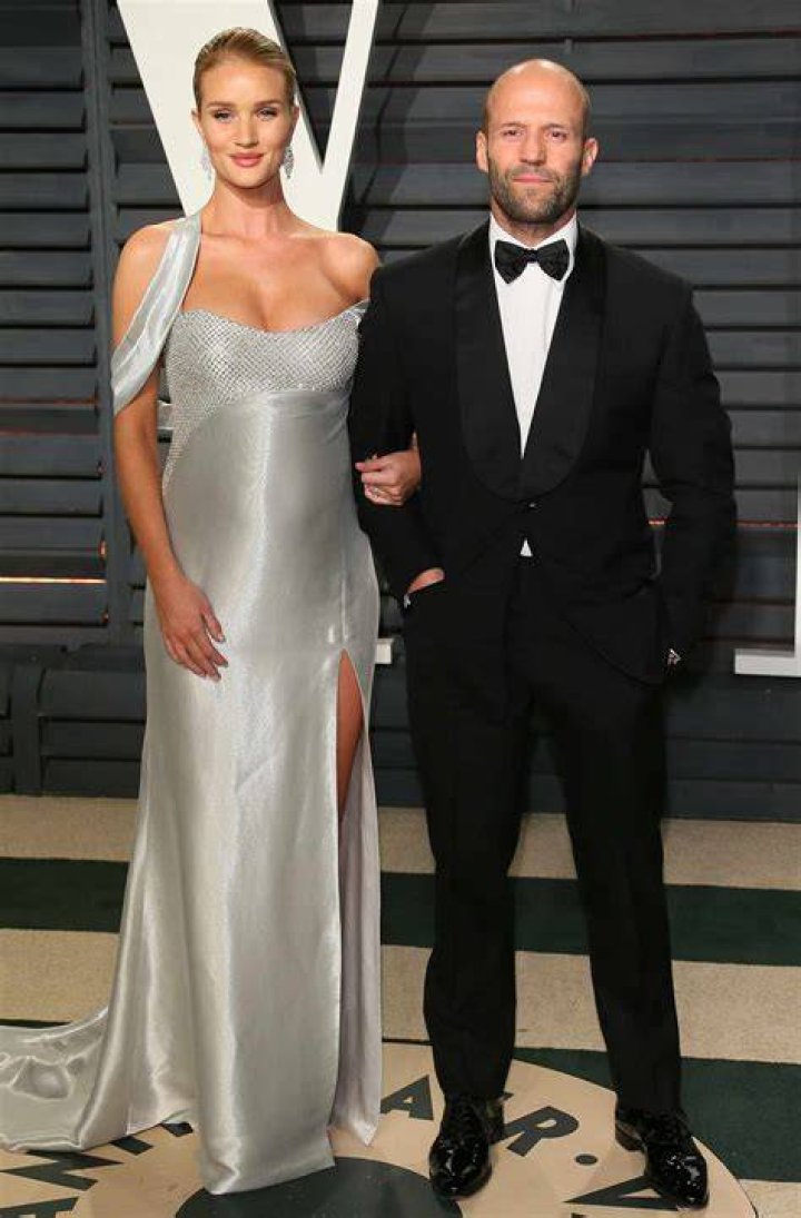 Jason Statham and His Wife jason statham with his wife image 2
