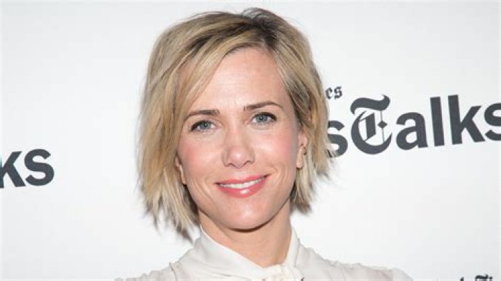 Kristen Wiig TWINS via surrogate ReadSector