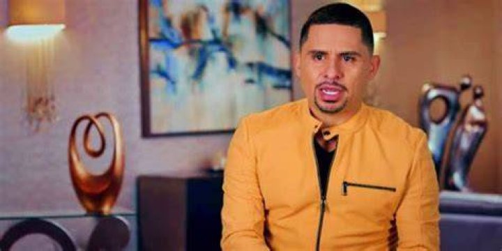 Larry Hernandez: The Acclaimed Mexican Singer's Life And Career