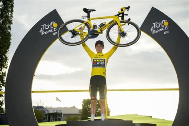 Tour de France Jonas Vingegaard conforte son maillot jaune, Pogacar
